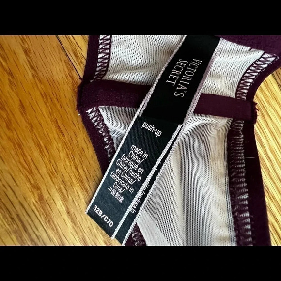 Victoria’s Secret bra - Picture 5 of 5